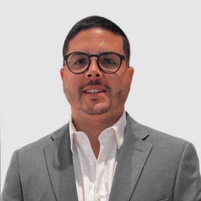 Dr. Luis G. De Jes&uacute;s III Vega